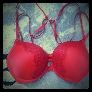 Victoria's Secret Miraculous Push Up Plunge Bra